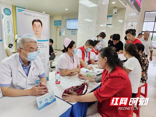 專家組團下社區，企業攜手送健康，讓群眾更有'醫靠'